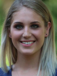 Kovács-Nyári Diána, színésznő, az újHÁZ Centrum Pöttöm Fürdő Program nagykövete