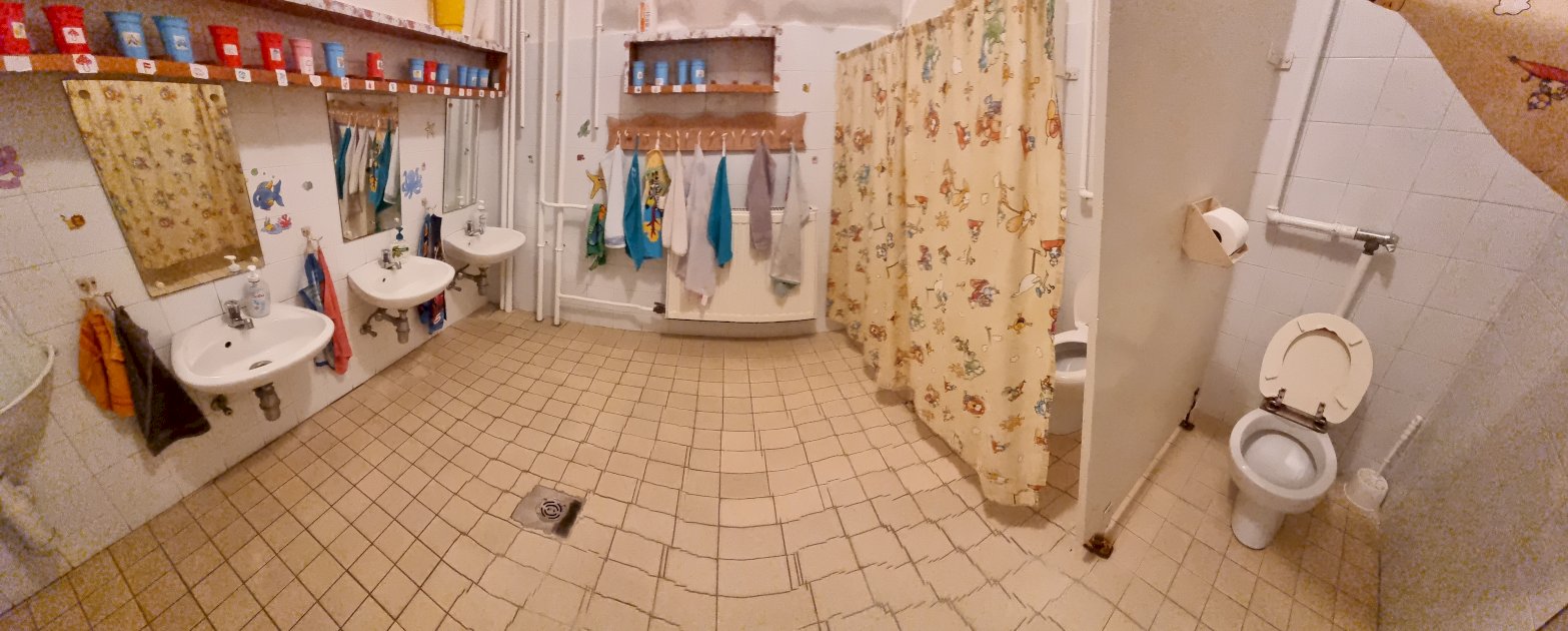 Felújítandó mosdóhelyiség