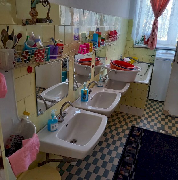 Felújítandó mosdóhelyiség