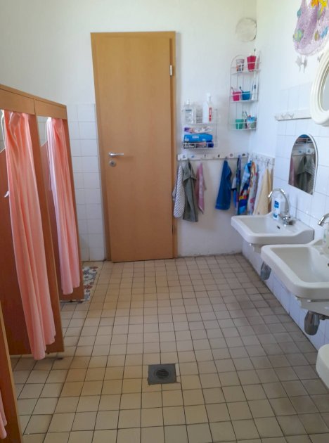 Felújítandó mosdóhelyiség