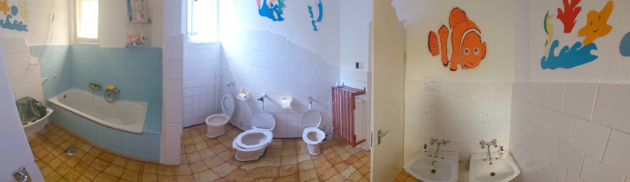 Felújítandó mosdóhelyiség